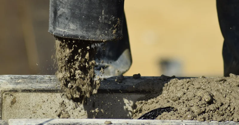 Mur béton banché prix au m² : ce qu'il faut réellement budgéter
