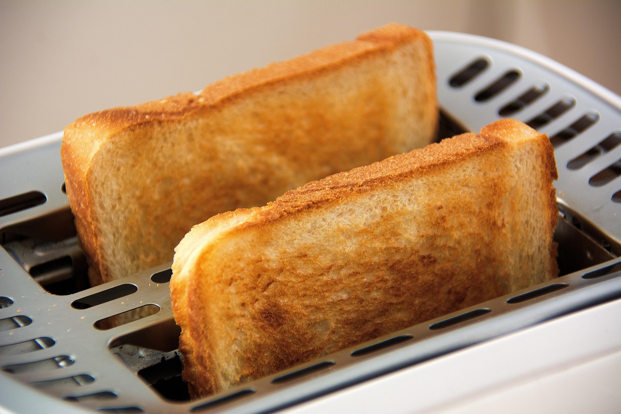 Où placer les prises électriques dans une cuisine aux normes ?